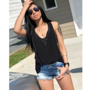 Meet your Posher, Monik